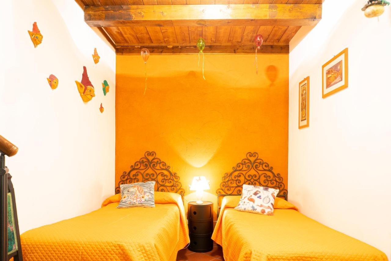 Le Streghe Rooms E Art,Centralissimo Con Garage Su Richiesta Livorno Ngoại thất bức ảnh